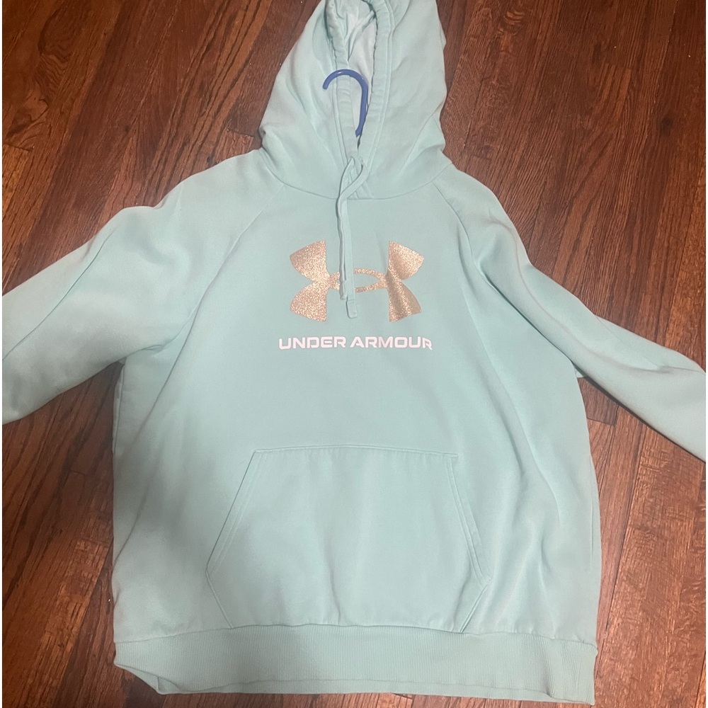 Women’s Under Armour Sweatshirt
